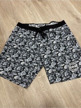 Dixxon The Commando 10" board short men's 40